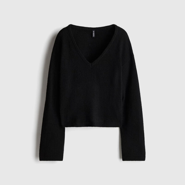 Fine-knit V-neck jumper