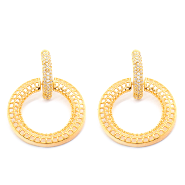 Brinco Feminino Argola Vazada Cravejada Com Zircônias Design Delicado Banhado A Ouro