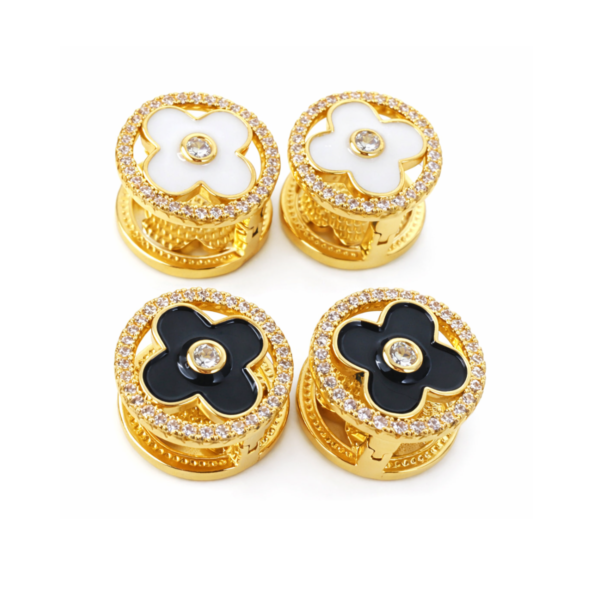 B3593-OU-1 Brinco Trevo Redondo Cravejado 1,5cm Banhado a Ouro - Imagem 1
