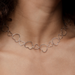 Choker Elos De Coração Vazado 35cm Delicado E Romântico Banhado a Ródio