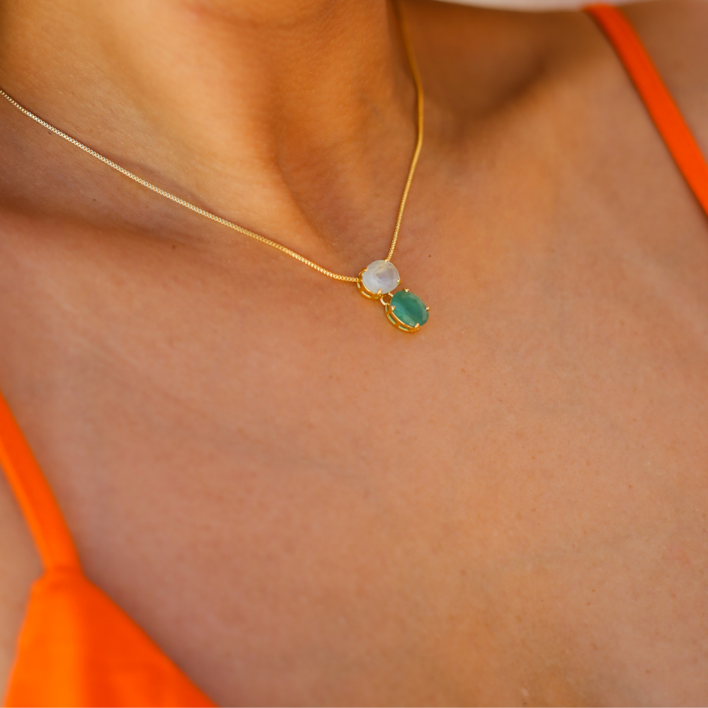 CR2016-OU-1 Colar Com Pedras Ovais Em Tons De Verde E Rosa Design Sofisticado Banhado A Ouro - Imagem 1