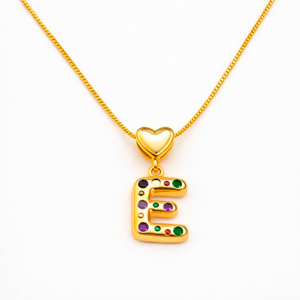 Colar Feminino com Letra Inicial Cravejada com Pedras Coloridas Banhado a Ouro