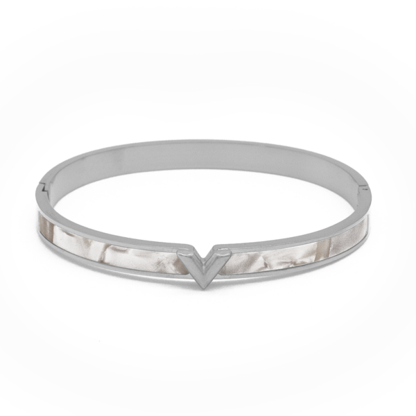 Bracelete Feminino Rígido Com Detalhe Em “V” E Madrepérola Em Aço Inox PVD Prata