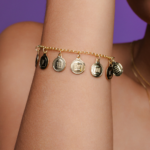 Pulseira Feminina Dez Mandamentos 16cm Design Devocional Banhada A Ouro