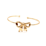 Bracelete Rígido Tubular Vincado Design Escultural Banhado A Ouro