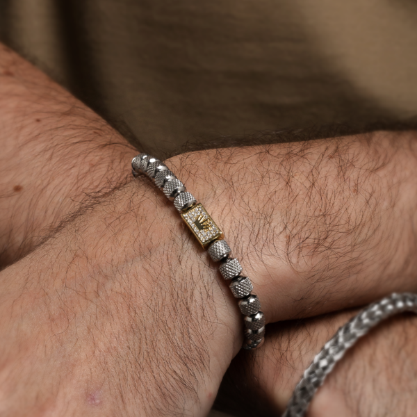 Pulseira Masculina Com Pingente Retangular De Coroa Cravejado Em Zircônias Em Aço Inox PVD Prata