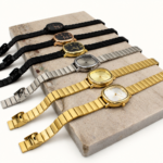 Relógio Lumi Oval com Mostrador Texturizado e Pulseira Mesh Premium